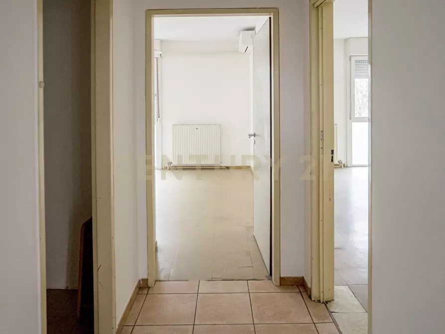 Immagine 37 di Pentalocale in vendita  in Via Umberto Maddalena 1 a Verona