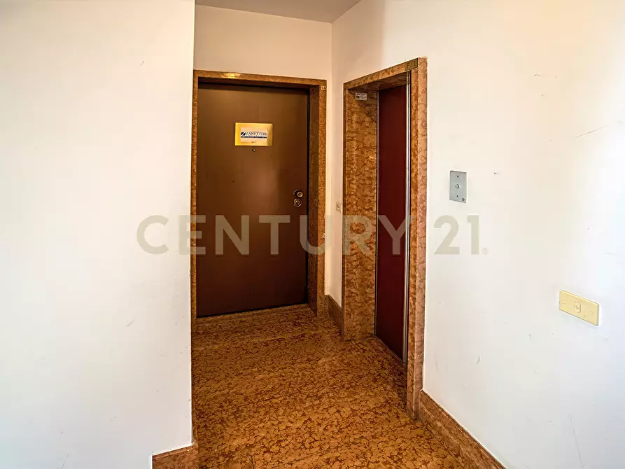 Immagine 34 di Ufficio in vendita  in Via Adriano Cristofoli 40 a Verona