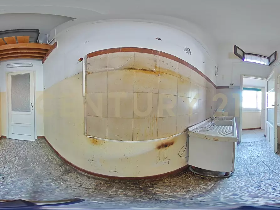 Immagine 40 di Bilocale in vendita  in Via F. Bianco 2 a Catania