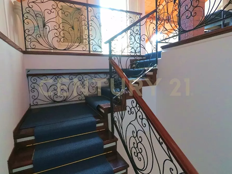 Immagine 38 di Villa in vendita  in Via Livorno 97 a Aci Castello