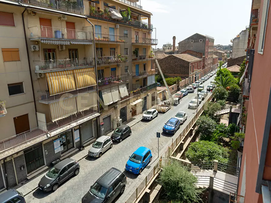 Immagine 26 di Trilocale in vendita  in Via Grasso Finocchiaro 75 a Catania