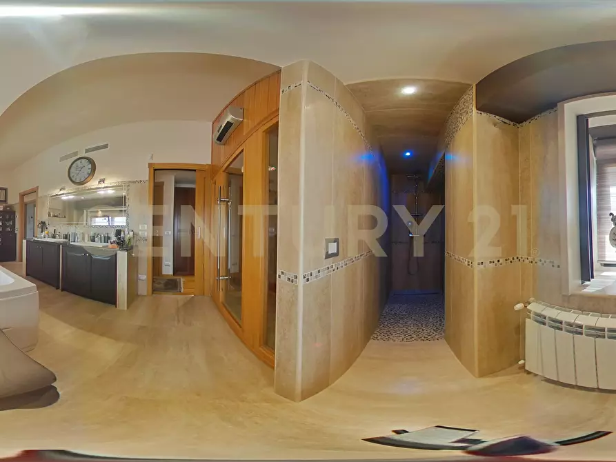 Immagine 91 di Villa in vendita  in Via Brinzio 20 a Aci Catena