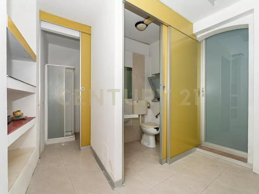 Immagine 16 di Locale commerciale in vendita  in Via Principe Nicola 80 a Catania