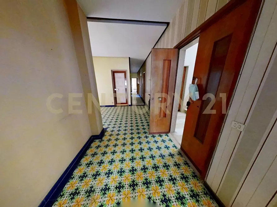 Immagine 19 di Pentalocale in vendita  in Corso Umberto I 1C a Modica