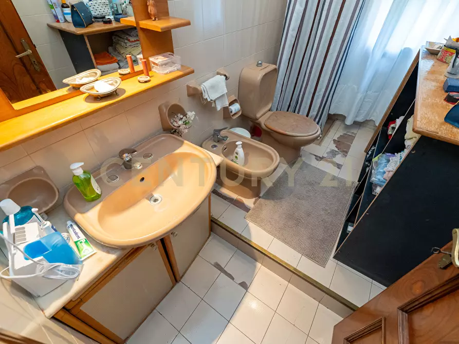 Immagine 38 di Villa in vendita  in Via Libertà 1 a Mascalucia