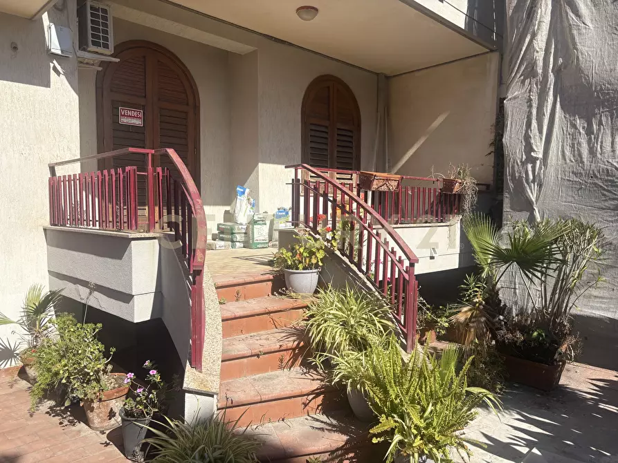 Immagine 3 di Pentalocale in vendita  in Via Francesco Baracca 59 a Riposto