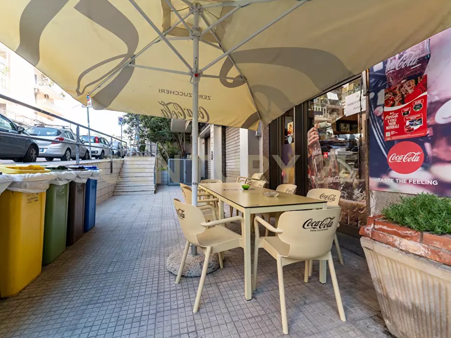 Immagine 7 di Locale commerciale in vendita  in Via Caronda 440 a Catania