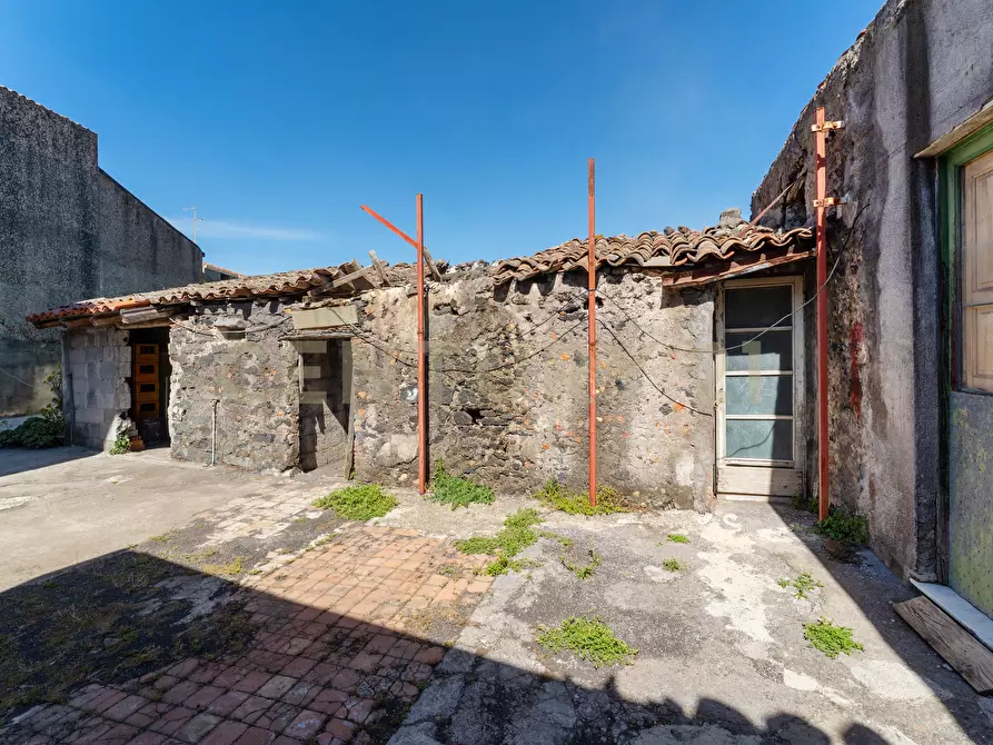 Immagine 34 di Casa indipendente in vendita  in Via San Martino 10 a Camporotondo Etneo