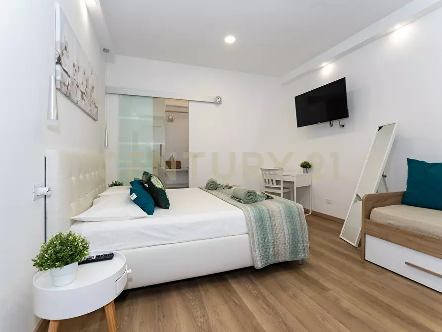 Immagine 13 di Bilocale in vendita  in Via Calì 17 a Catania