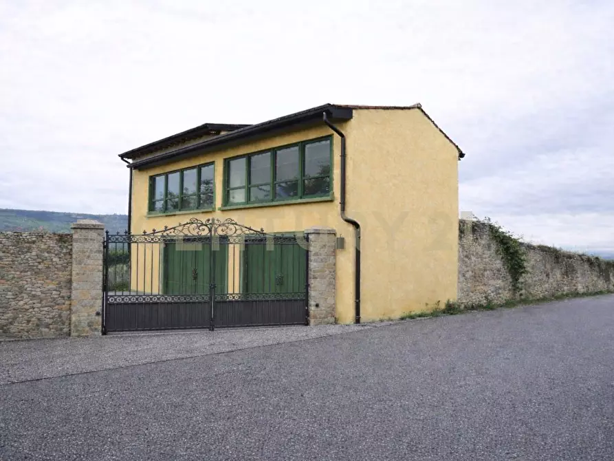 Immagine 1 di Villa in vendita  in Via Belvedere 183 a Verona