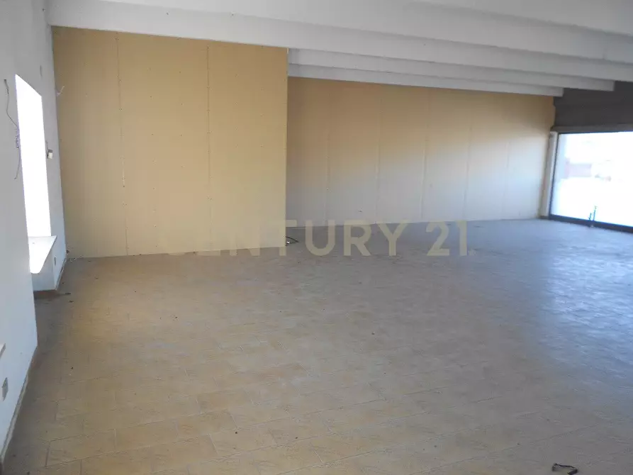 Immagine 4 di Ufficio in affitto  in Via Vespucci Amerigo snc a San Martino Buon Albergo