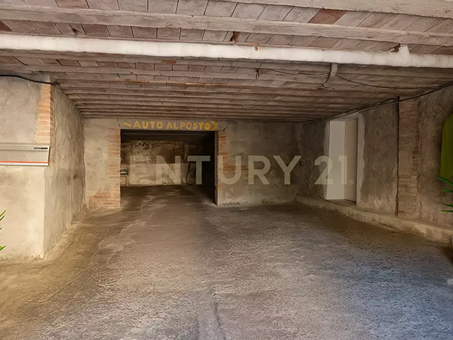 Immagine 13 di Pentalocale in vendita  in via primo maggio 24 a Abbadia San Salvatore