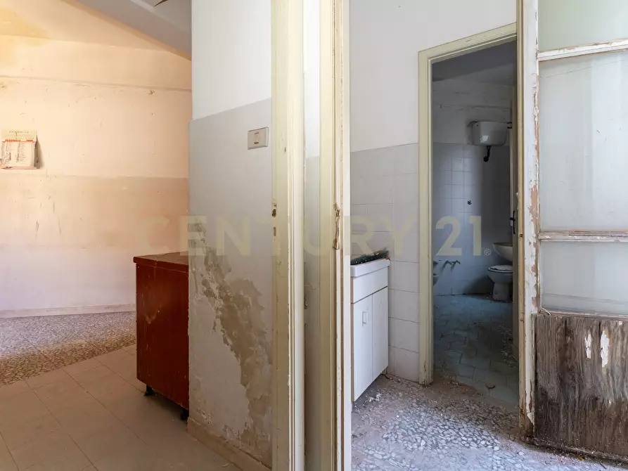 Immagine 27 di Pentalocale in vendita  in Piazza Spedini 8 a Catania