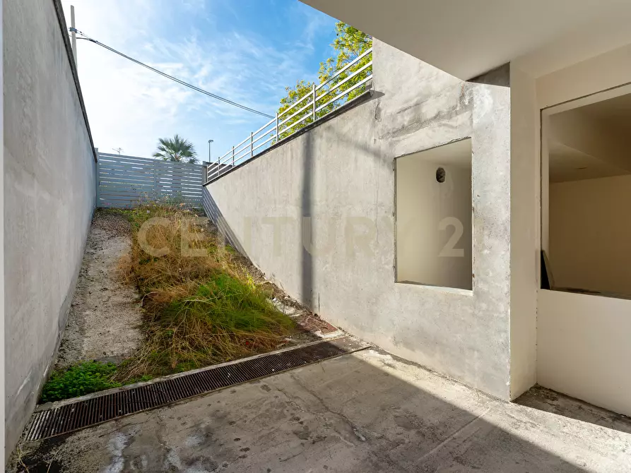 Immagine 28 di Locale commerciale in vendita  in Via Alfred Nobel snc a Misterbianco