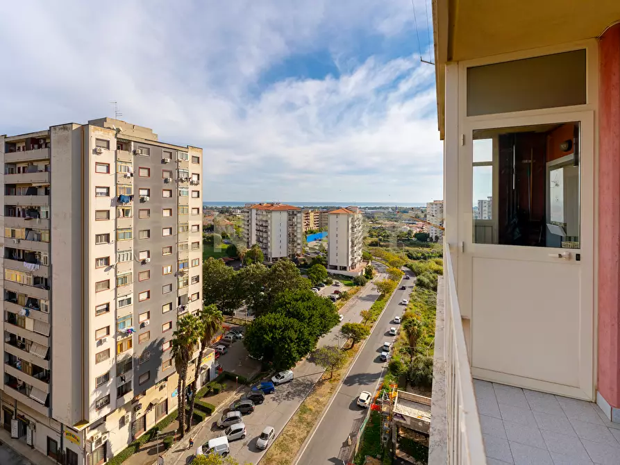 Immagine 14 di Quadrilocale in vendita  in Viale Librino 1 a Catania