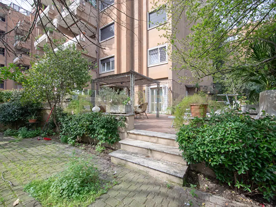 Immagine 36 di Trilocale in vendita  in Via Giuseppe Mussi 5 a Roma