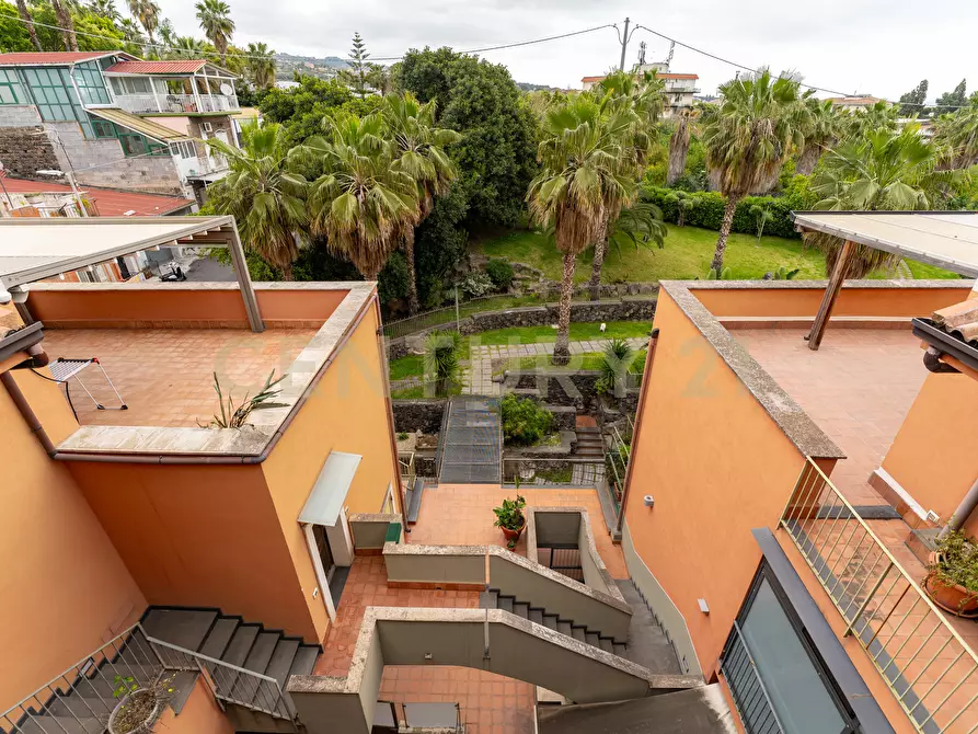 Immagine 33 di Attico in vendita  in Via Maria Gianni 85 a Catania