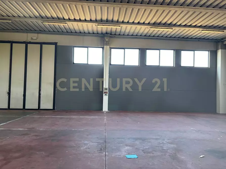 Immagine 25 di Attività artigianale in affitto  in Via Caduti sul Lavoro 23 a Isola Della Scala