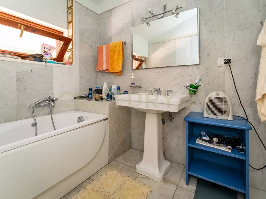 Immagine 65 di Villa in vendita  in Via Timparosa 39 a Aci Castello