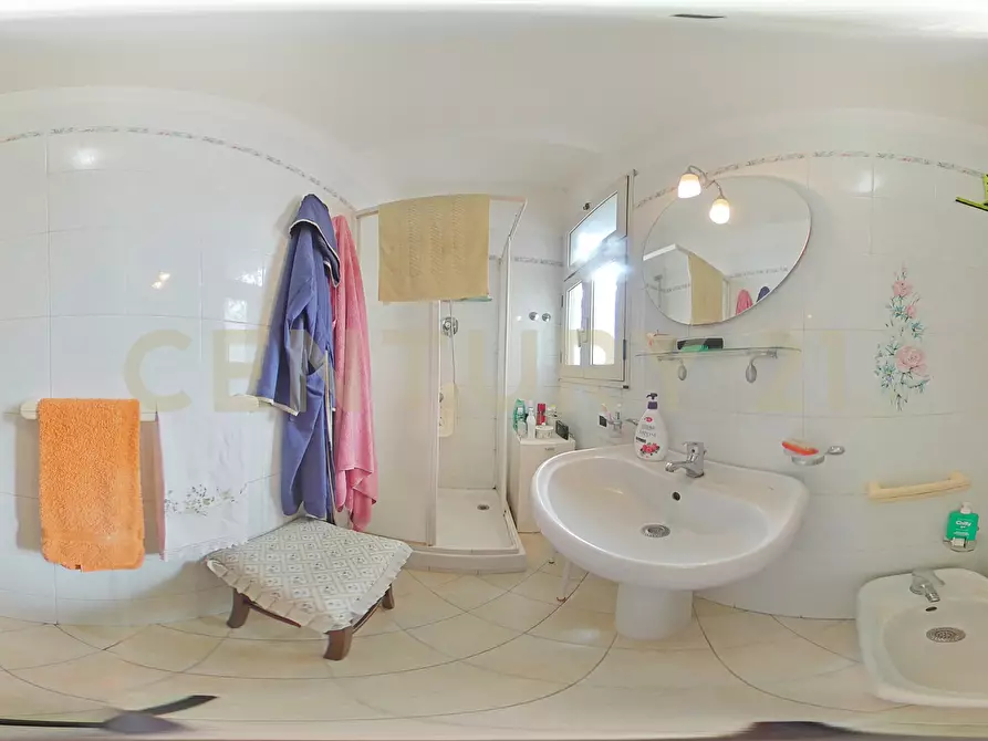 Immagine 105 di Casa semindipendente in vendita  in Via G. Leopardi 1 a Sant'agata Li Battiati