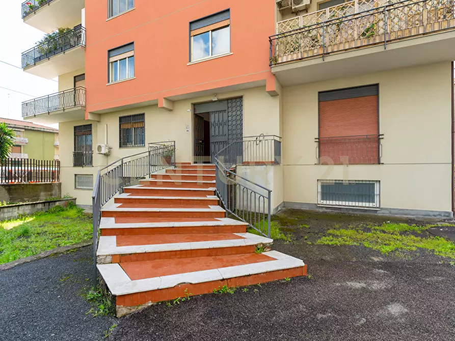 Immagine 5 di Pentalocale in vendita  in Via Carnazza 2 a Tremestieri Etneo