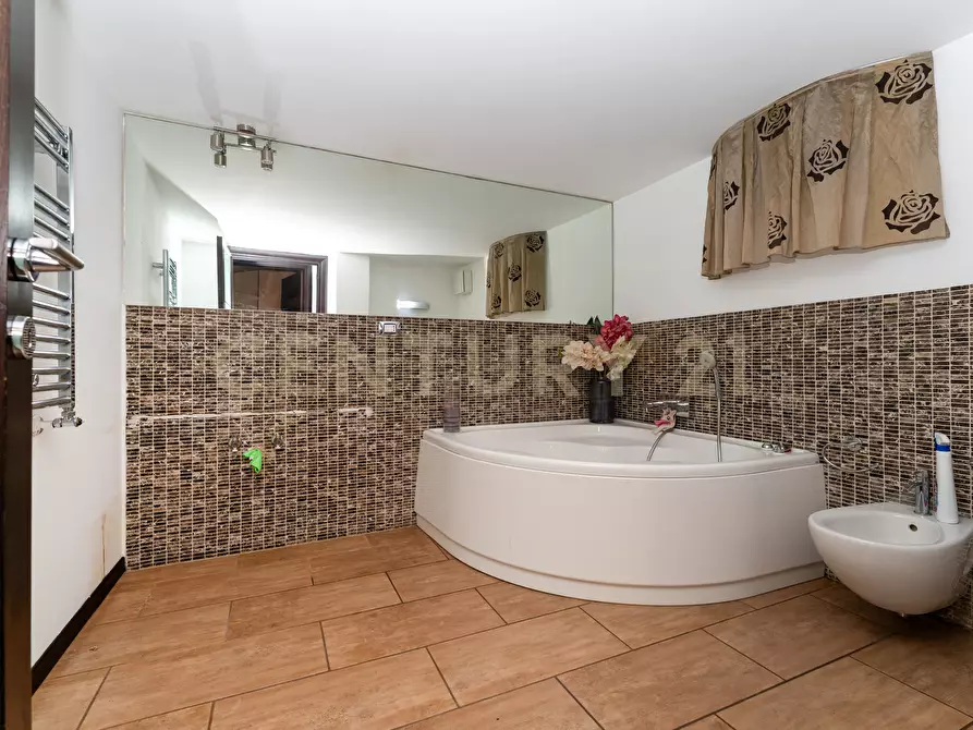 Immagine 55 di Villetta a schiera in vendita  in Via Maria Gianni 81 a Catania