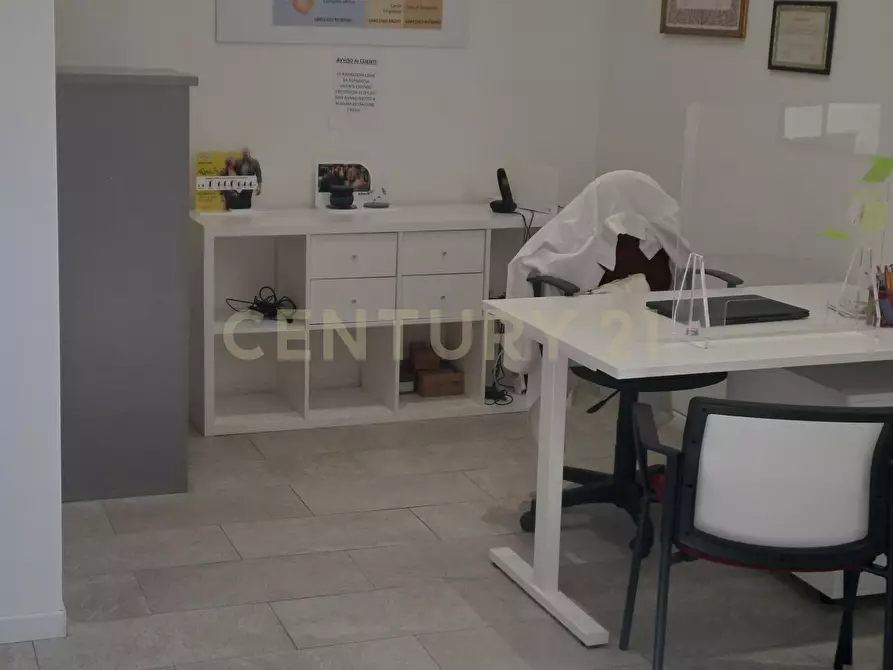 Immagine 3 di Locale commerciale in vendita  in Via Mura di Ponente 69 a Orbetello