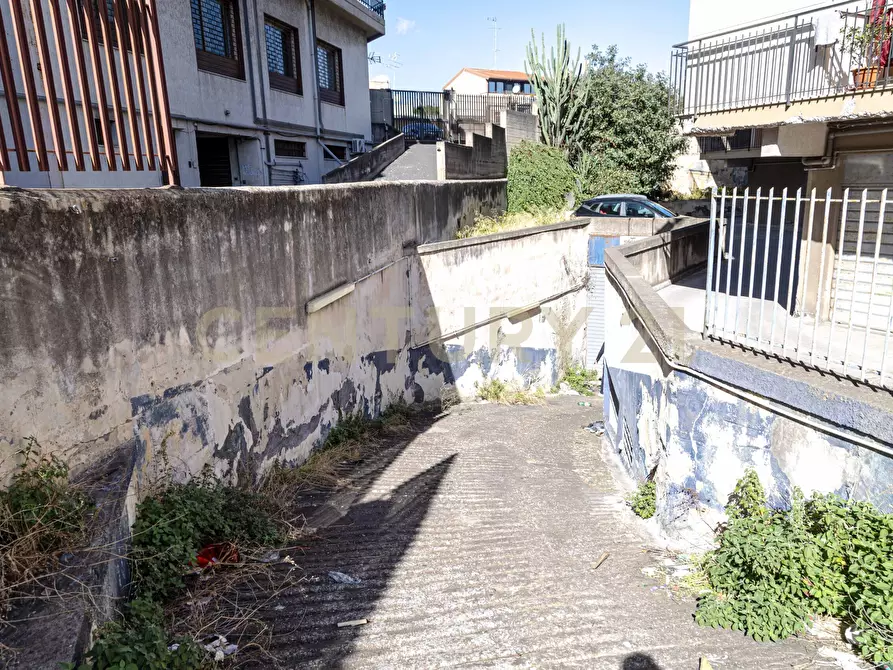 Immagine 6 di Locale commerciale in vendita  in Via Renato Fucini 10 a Catania