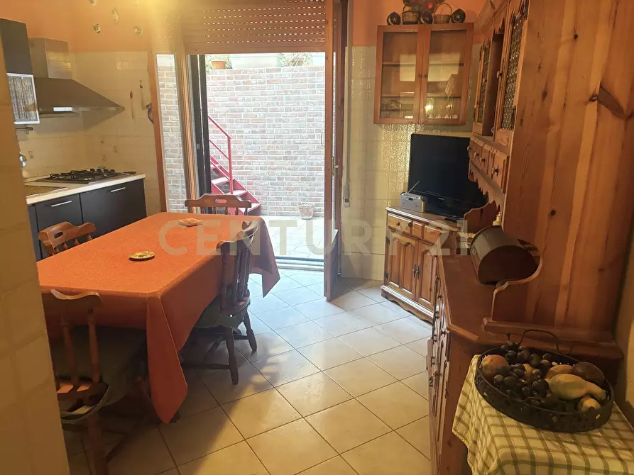 Immagine 30 di Pentalocale in vendita  in Via Francesco Baracca 59 a Riposto