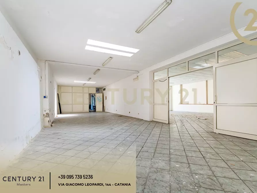 Immagine 13 di Locale commerciale in vendita  in Via Duca Degli Abruzzi 231 a Catania