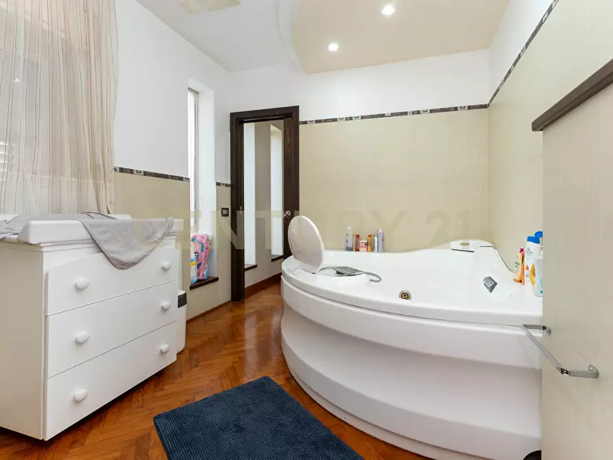 Immagine 48 di Villa in vendita  in Via G. Pezzana 11 a Aci Castello