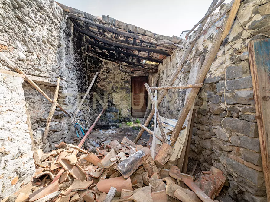 Immagine 22 di Casa indipendente in vendita  in Via San Martino 10 a Camporotondo Etneo