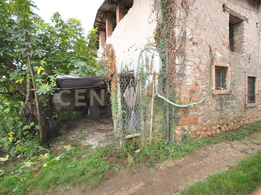 Immagine 27 di Rustico / casale in vendita  in Via Squaranto 6 a Verona