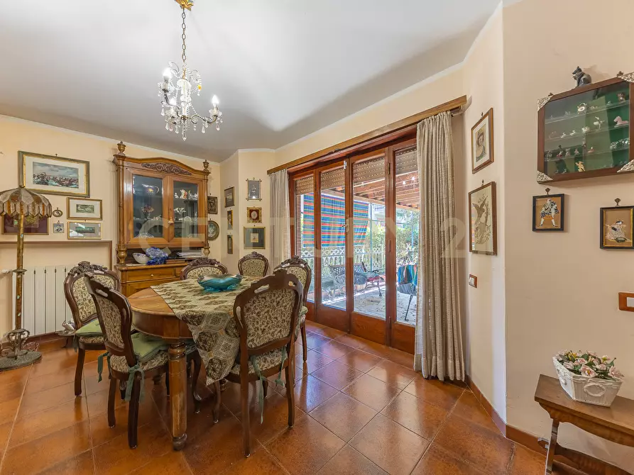 Immagine 2 di Villa in vendita  in Corso San Francesco 159 a Anzio