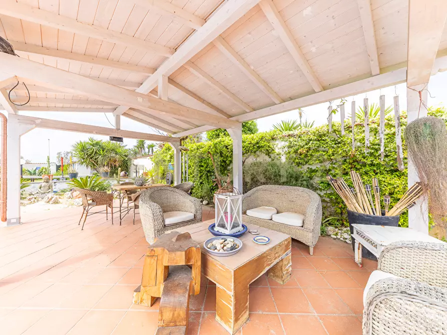 Immagine 65 di Villa in vendita  in Via Calabria 4 a Ardea