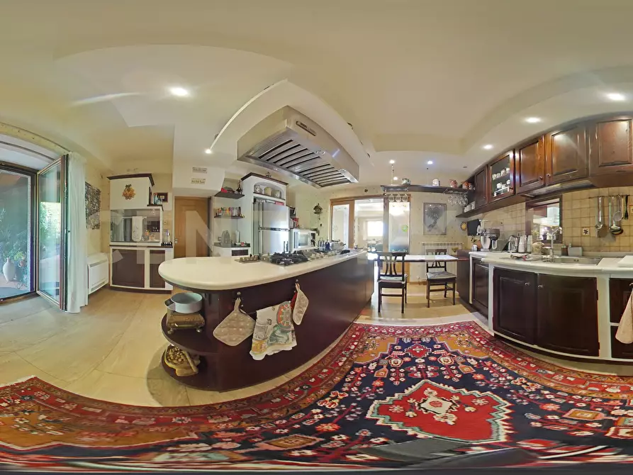 Immagine 14 di Villa in vendita  in Via Brinzio 20 a Aci Catena