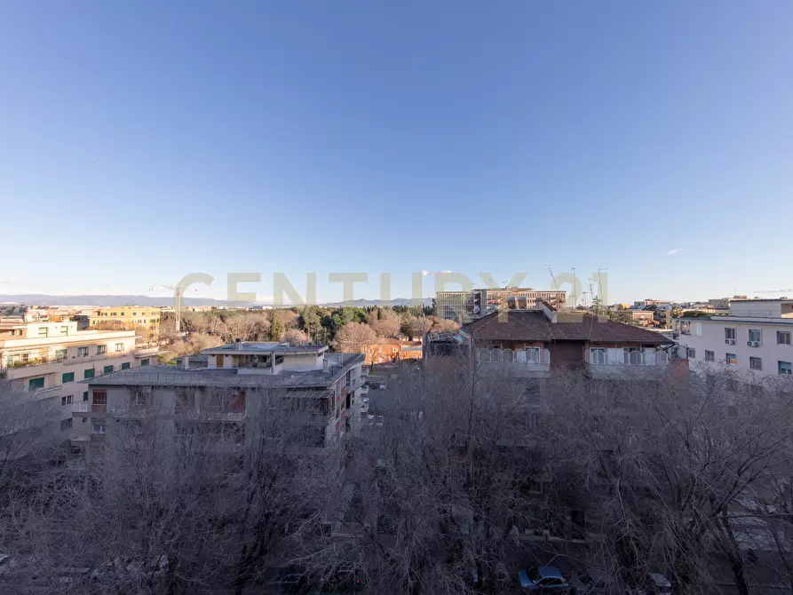 Immagine 45 di Quadrilocale in vendita  in Viale Ippocrate 116 a Roma