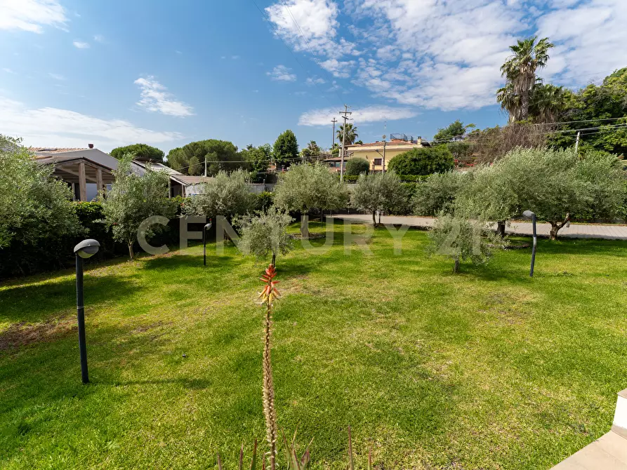 Immagine 34 di Villa in vendita  in Via Dietro Serra 2 a Viagrande