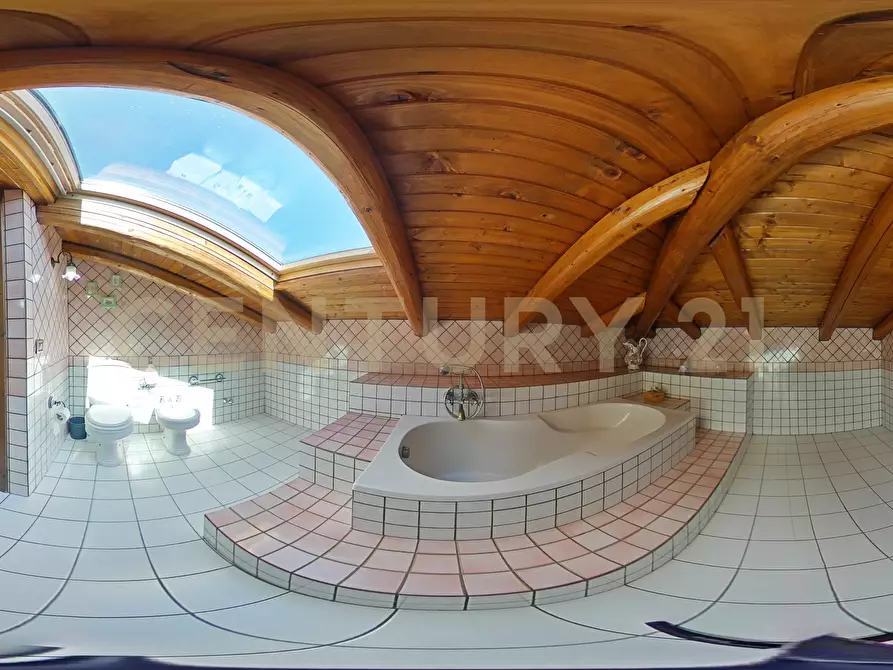 Immagine 57 di Casa indipendente in vendita  in Via Alessandria 80 a San Giovanni La Punta