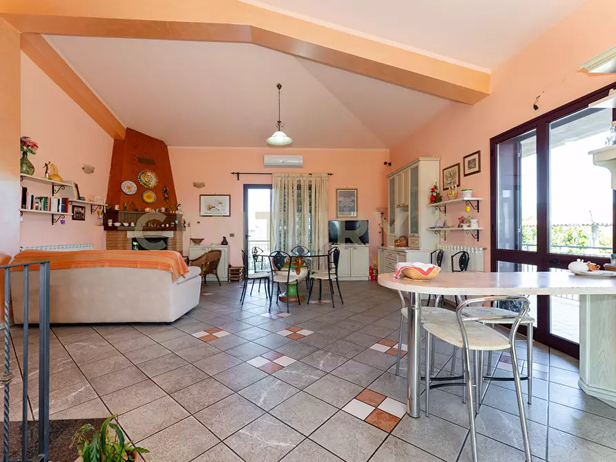 Immagine 16 di Villa in vendita  in Strada Comunale Calderara 5 a Randazzo