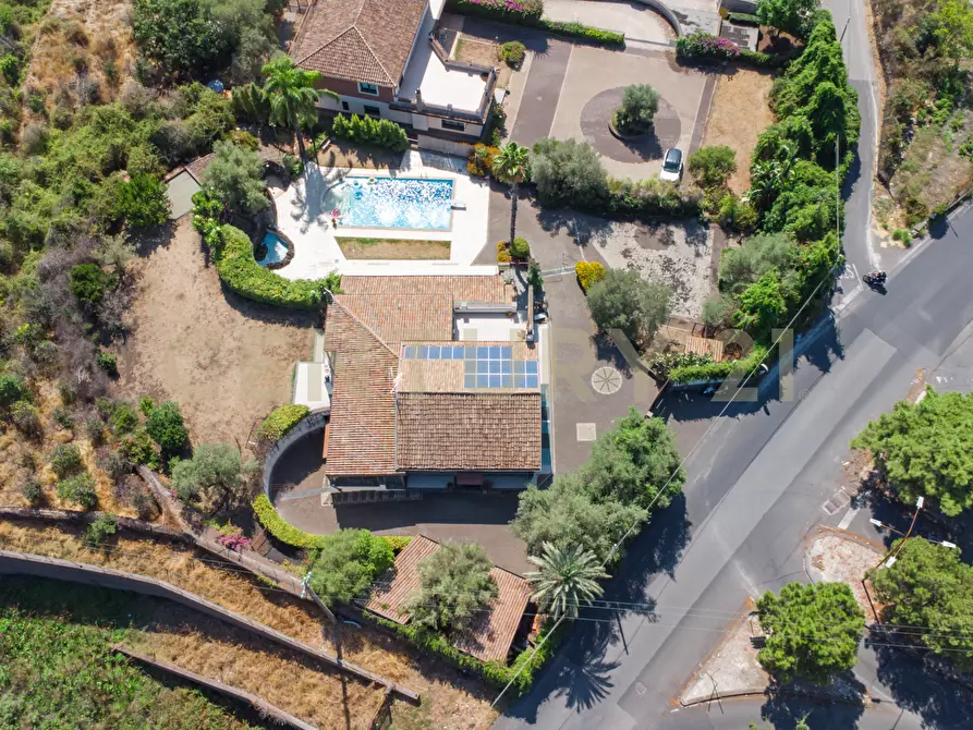 Immagine 27 di Villa in vendita  in Via Fisichelli a San Giovanni La Punta