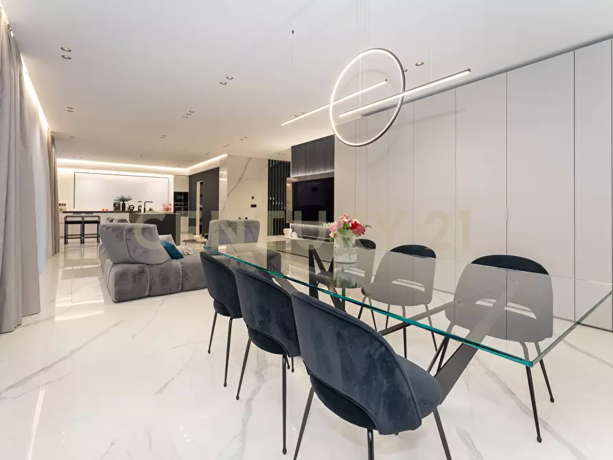 Immagine 45 di Villa in vendita  in Via Sant' Andrea 8 a Catania