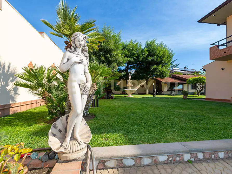 Immagine 14 di Villa in vendita  in Via Salemi 19 a Mascalucia