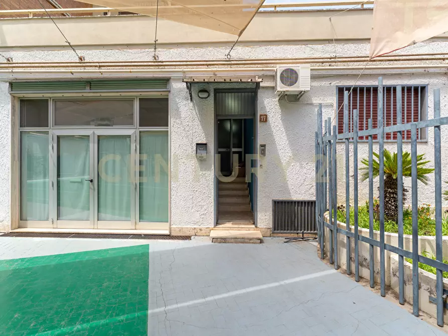 Immagine 3 di Trilocale in vendita  in Via Grazia Deledda 17 a Catania