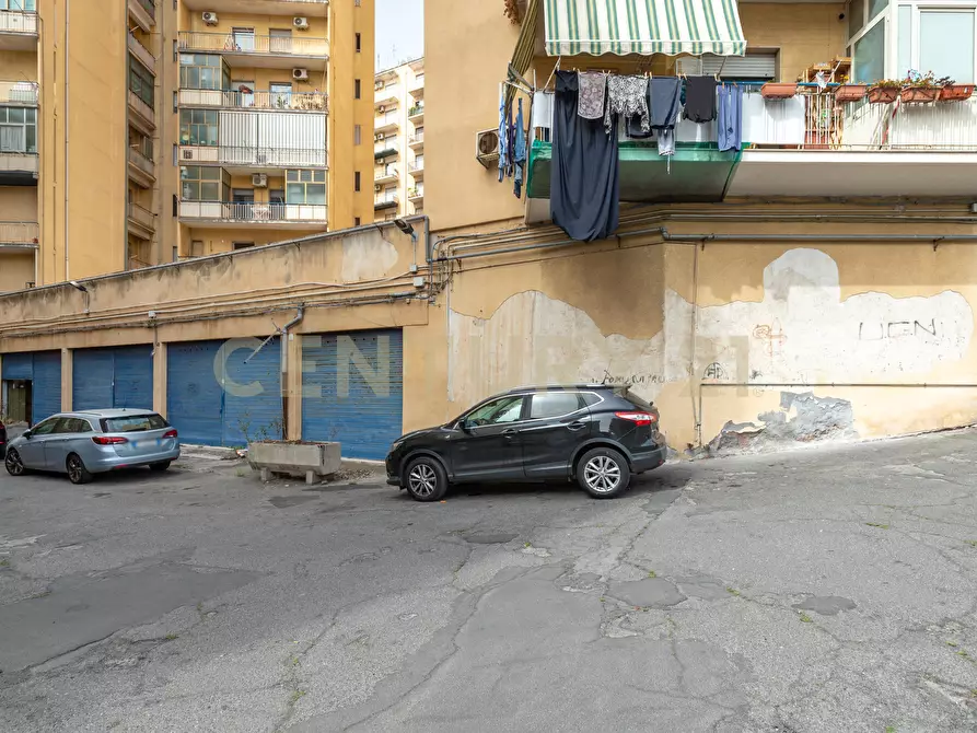 Immagine 5 di Locale commerciale in vendita  in Viale Mario Rapisardi 186 a Catania