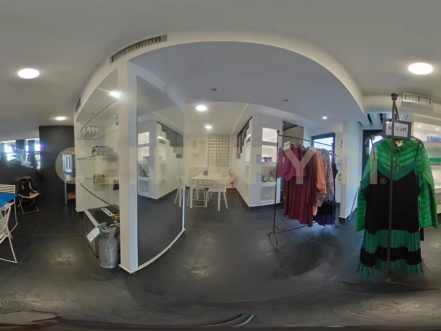 Immagine 3 di Bar / Ristorante in vendita  in Piazza Tivoli 1 a Tremestieri Etneo