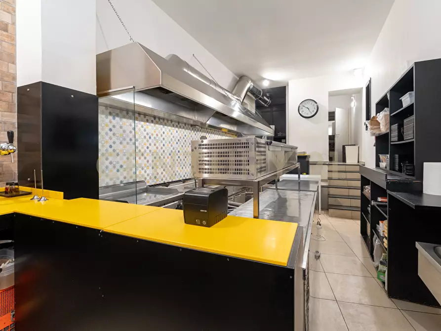 Immagine 39 di Bar / Ristorante in vendita  in Via Gemmellaro 47/A a Catania