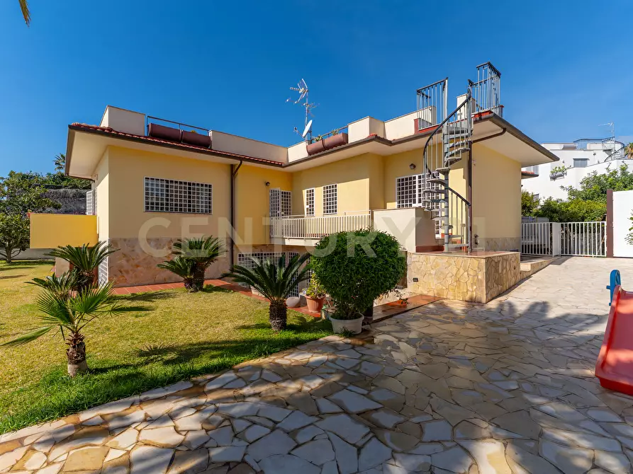 Immagine 31 di Villa in vendita  in Via Antonello da Messina 57 a Aci Castello