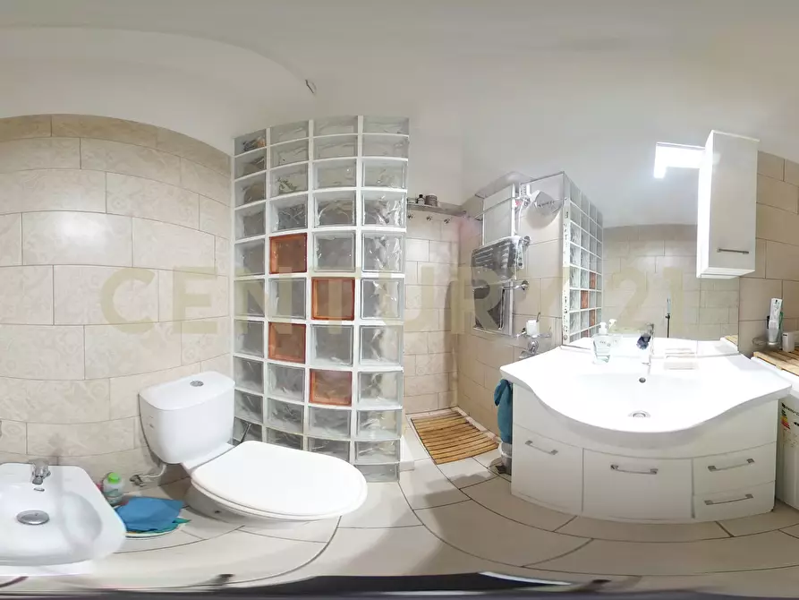 Immagine 35 di Trilocale in vendita  in Via Laurini 21 a Catania