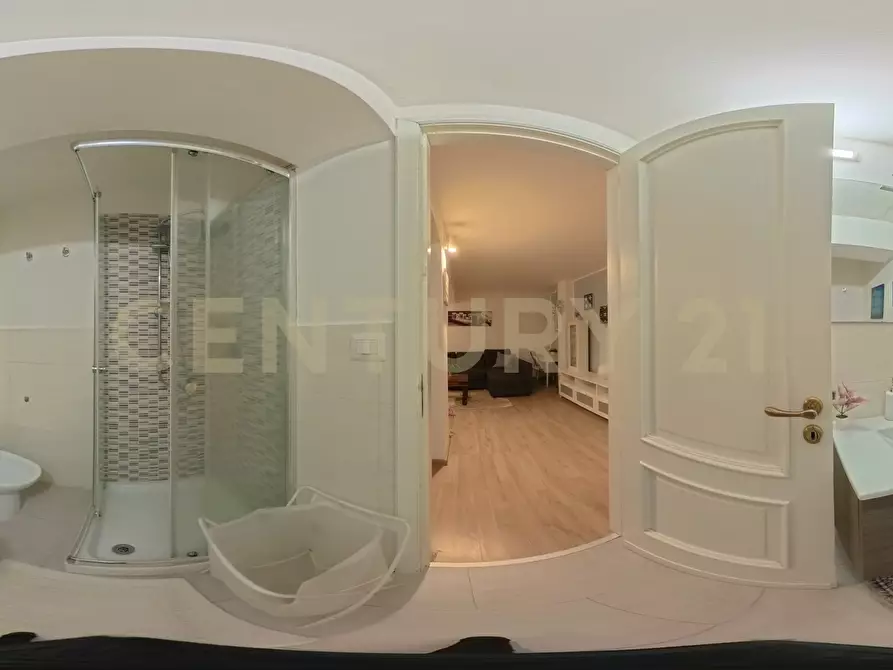 Immagine 52 di Trilocale in vendita  in Via Livorno 87 a Aci Castello